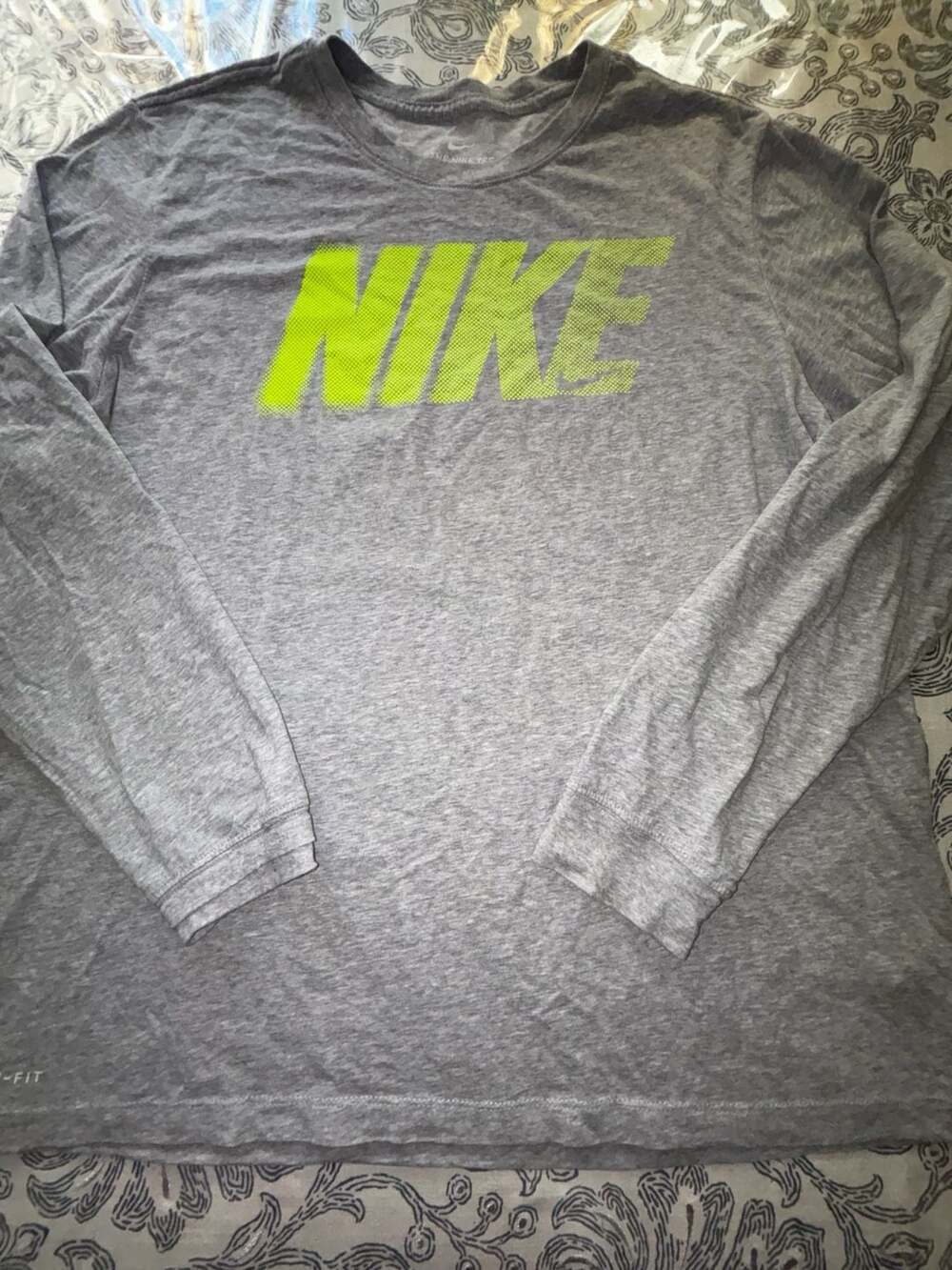 Nike Dri-Fit Graphic Long Sleeve Tee Size XL Gray Neon Green Logo